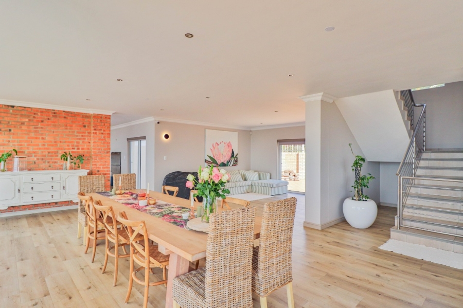 4 Bedroom Property for Sale in Hartenbos Heuwels Western Cape